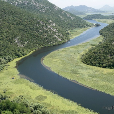 Rijeka Crnojevića - punkt widokowy, który trwa przez kilkanaście kilomentów